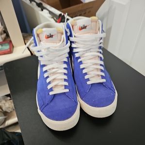 Nike Men's Blazer Med '77 Blue Suede lace up shoe, Racer Blue